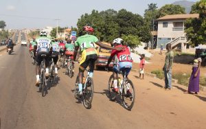 GUINI : RIDEAU SUR LE TOUR DE GUINEE - photo 11