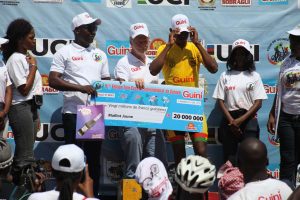 GUINI, BOISSON OFFICIELLE DU TOUR CYCLISTE INTERNATIONAL DE GUINEE - photo 2